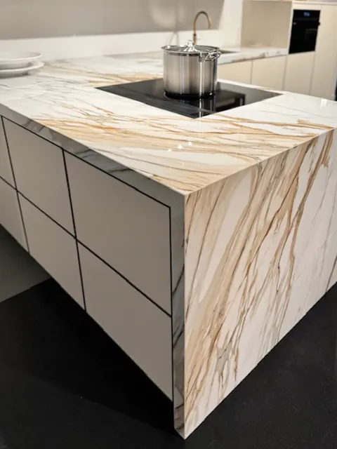 Moderne leefkeuken Poggenpohl | Showroommodel met voordeel