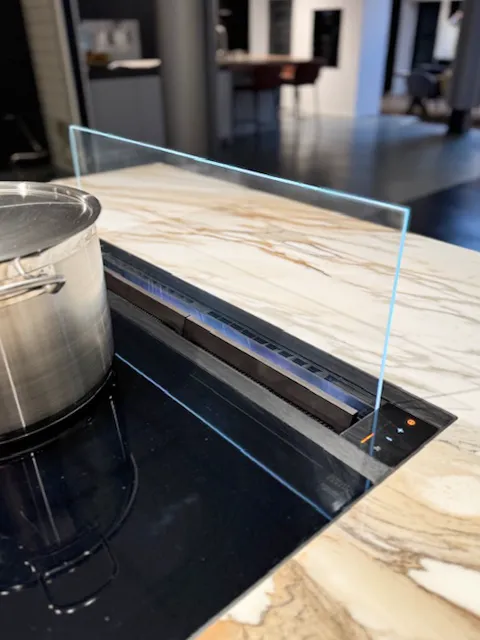 Moderne leefkeuken Poggenpohl | Showroommodel met voordeel