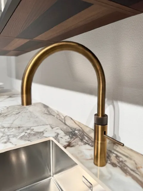 Moderne leefkeuken Poggenpohl | Showroommodel met voordeel