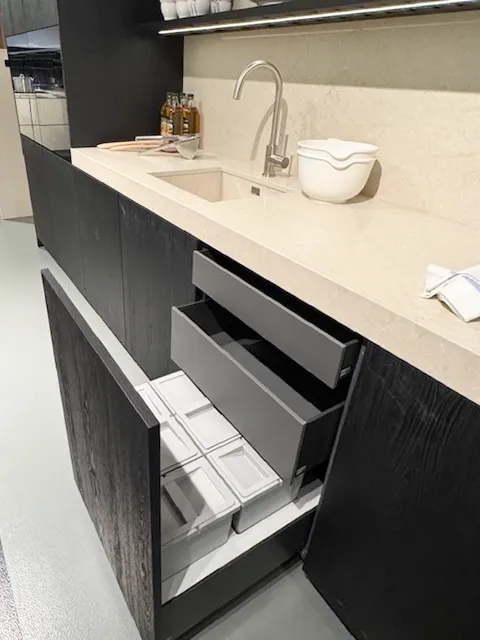 Zwarte Poggenpohl keuken showroommodel | Scherp geprijsd