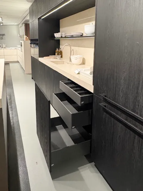 Zwarte Poggenpohl keuken showroommodel | Scherp geprijsd
