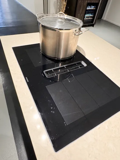 Zwarte Poggenpohl keuken showroommodel | Scherp geprijsd